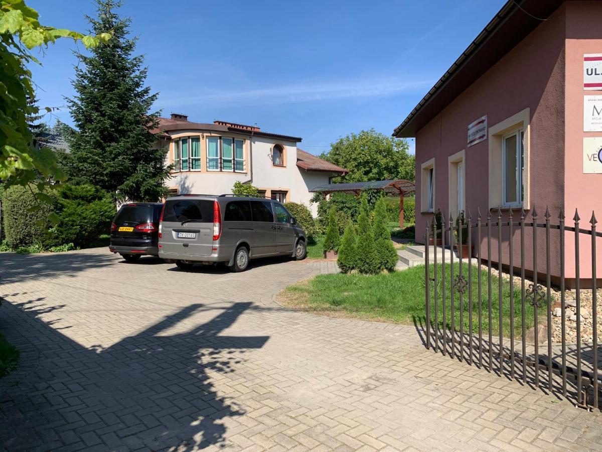 Medison Family Boutique B&B Kielce Ngoại thất bức ảnh